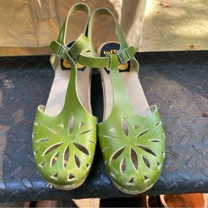 Swedish Hasbeens green Lacy Sandal 40